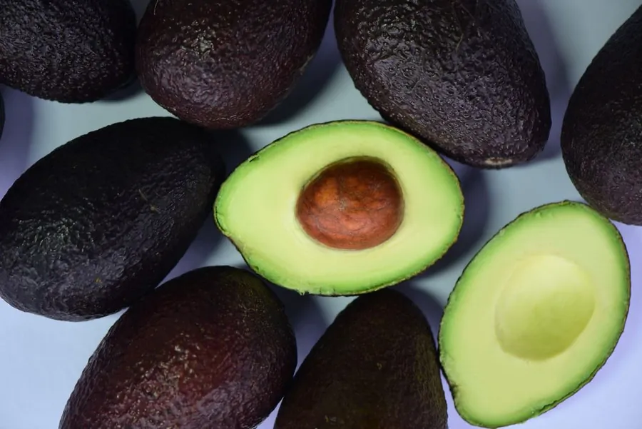 Aguacate Hass Mercanto — presentaciones Unidad hass, × 3 unidades, Malla 1 kg (4-5 und)