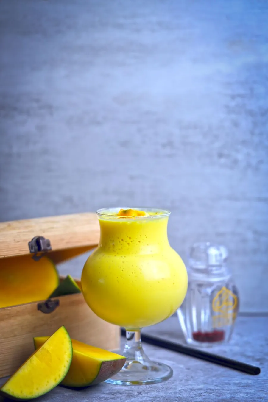 Jugo Hit — presentaciones Mango 500 ml, Mora 500 ml, Lulo 500 ml, Naranja Piña 500 ml, Frutas Tropicales 500 ml, Mango 1.5 L, Mora 1.5 L, Naranja Piña 1.5 L, Frutas Tropicales 1.5 L